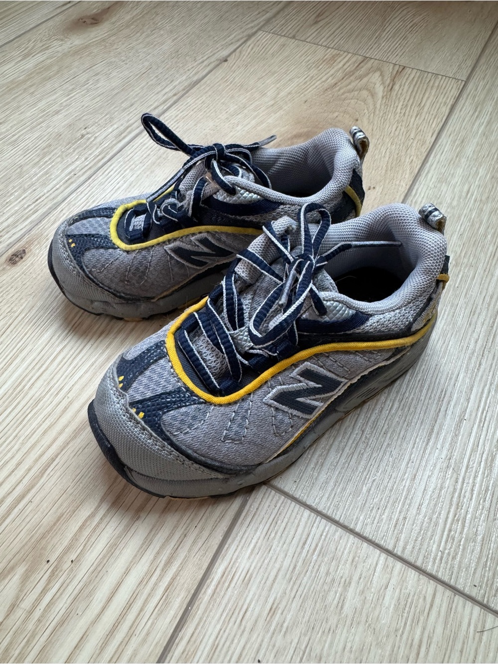 new balance sneakers size 6.5